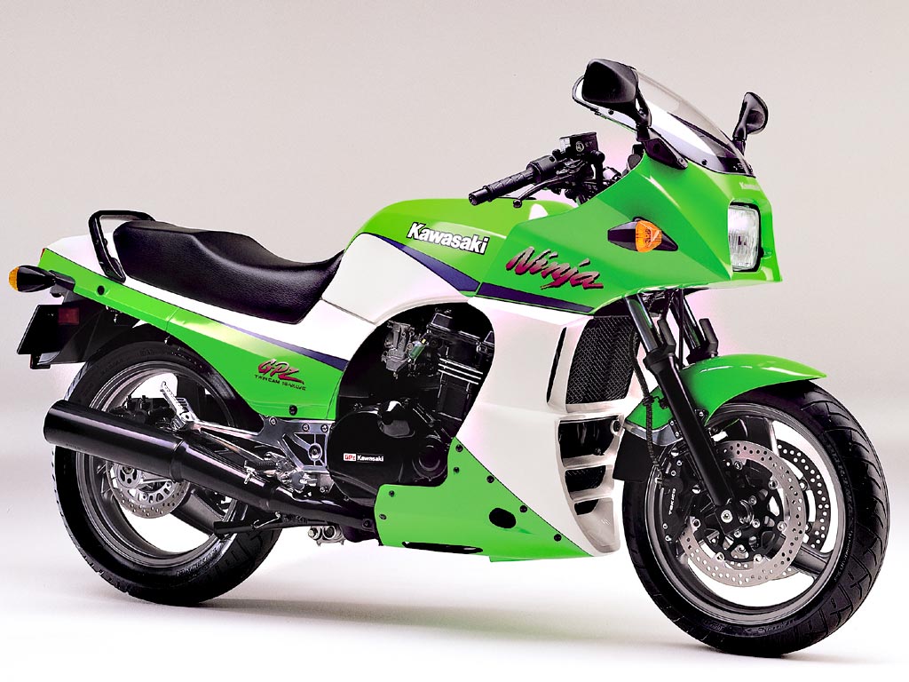 Kawasaki GPZ900R 1