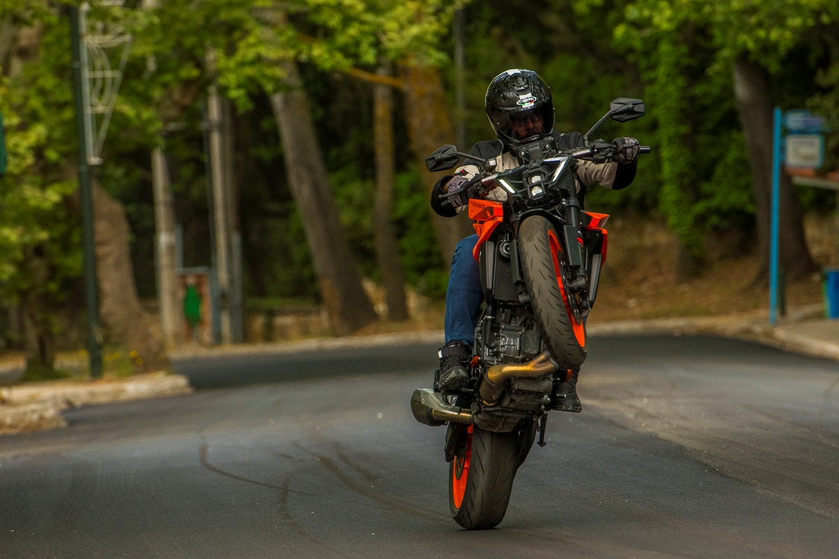 KTM 990 DUKE 2024 2WO 16